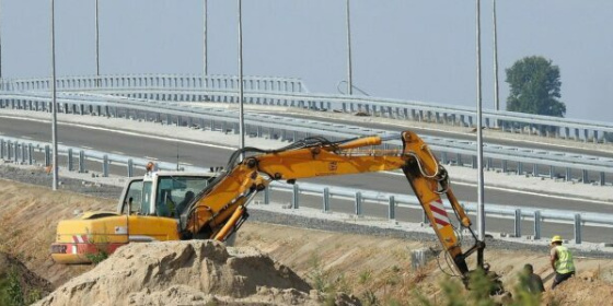 A12 Sarzana-Carrara. Chiusura svincolo collegamento per Carrara da stazione Sarzana. Lavori di pavimentazione